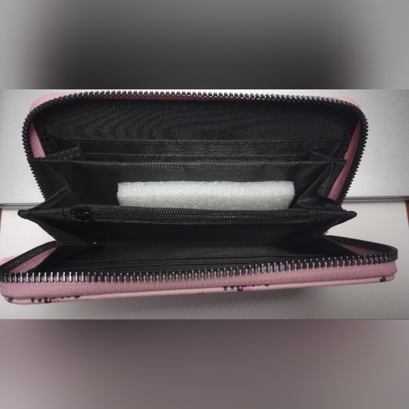 - NWOT Baby Pink Paris theme wallet wristlet - Picture 6 of 9